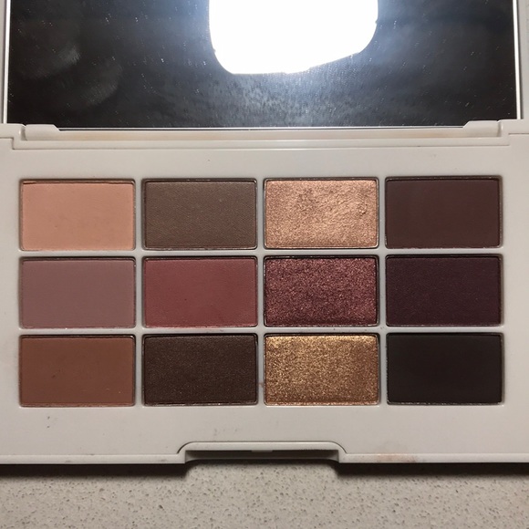 Laura Geller Uptown Chic Eye Shadow Palette - Picture 2 of 2